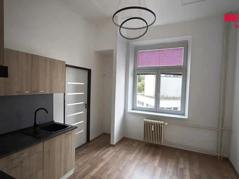 Pronájem bytu 2+1 61 m², Náchod – náhled fotky 2