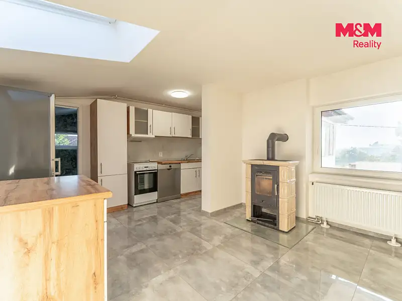 Prodej rodinného domu 346 m², pozemek 881 m², Kněžmost – náhled fotky 3
