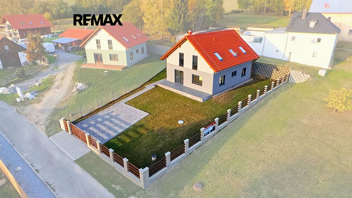 Prodej rodinného domu 152 m², pozemek 650 m², Horní Planá – fotka 1 z 3