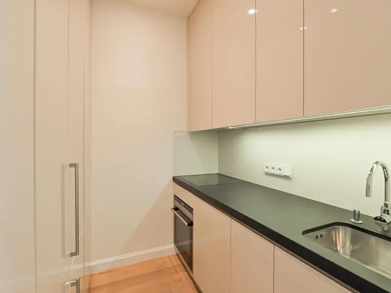 Pronájem bytu 3+kk 93 m², Praha – náhled fotky 3