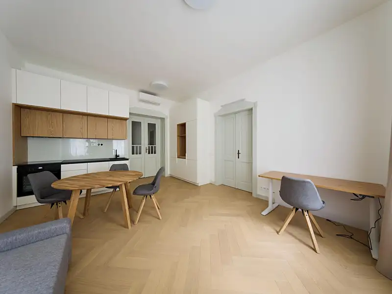 Pronájem bytu 2+kk 65 m², Praha – náhled fotky 2
