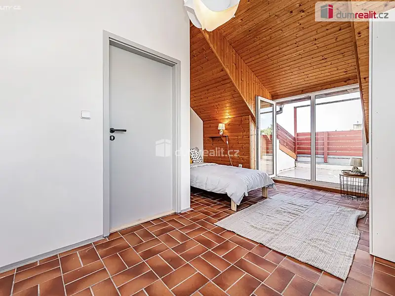 Pronájem bytu pokoje 14 m², Praha – náhled fotky 1