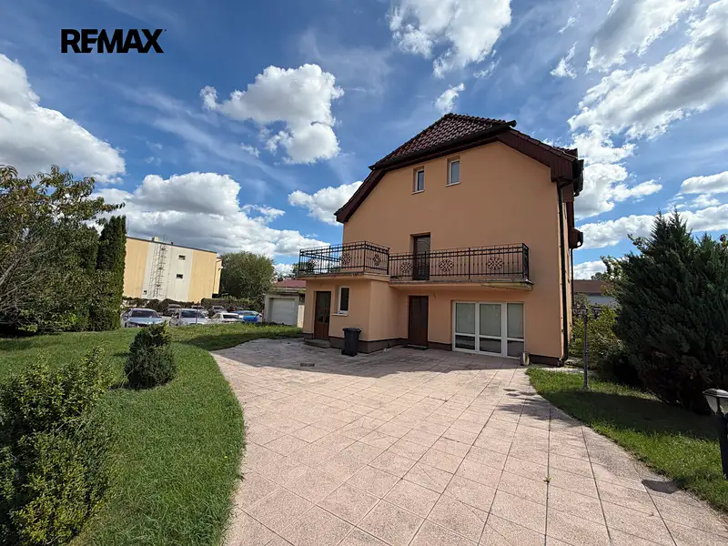 Pronájem rodinného domu 182 m², pozemek 1452 m², Pelhřimov – náhled fotky 1