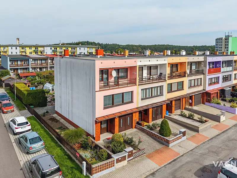 Prodej rodinného domu 182 m², pozemek 361 m², Bělá pod Bezdězem – náhled fotky 2