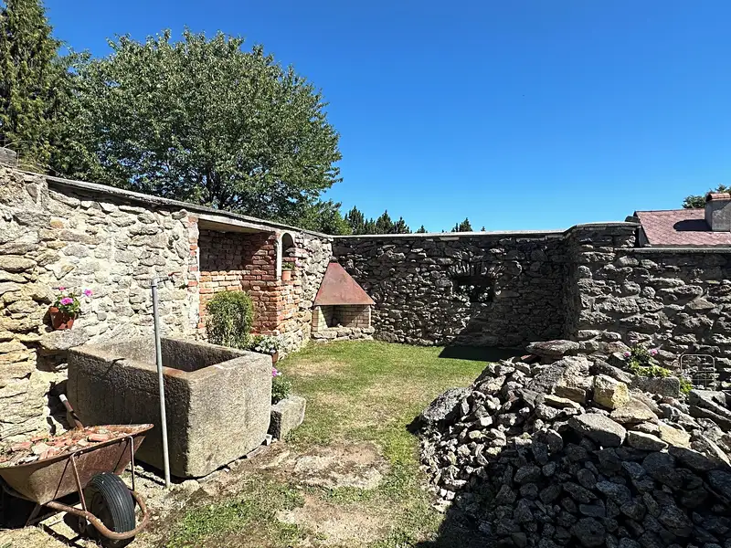Prodej chalupy 200 m², pozemek 1061 m², Horní Stropnice – náhled fotky 2