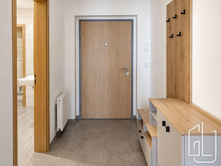 Pronájem bytu 2+kk, 56 m² (3 z 11)