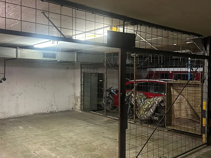 Pronájem garážového stání 26 m², Praha – náhled fotky 2