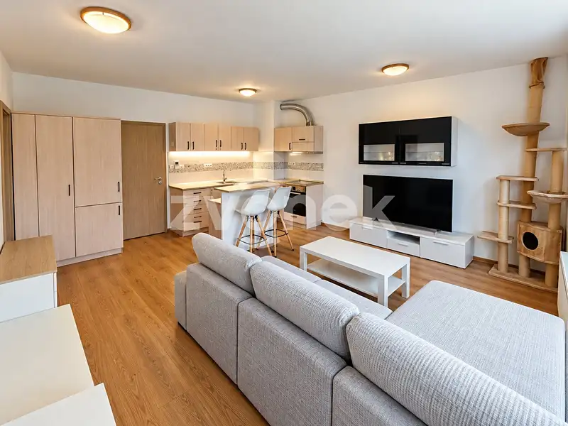 Pronájem bytu 2+kk 57 m², Zlín – náhled fotky 1