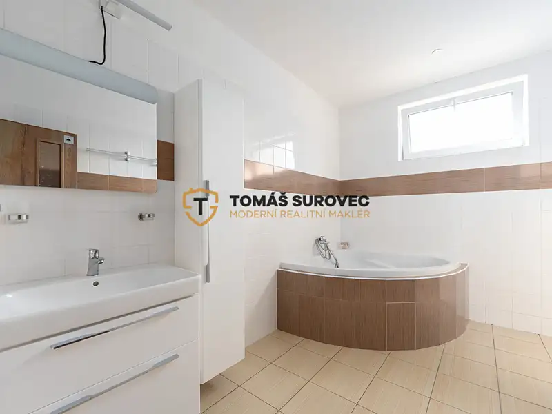 Pronájem bytu pokoje 17 m², Zlín – náhled fotky 3
