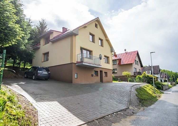 Комерційне приміщення на продаж, 200 м² (2 з 24)