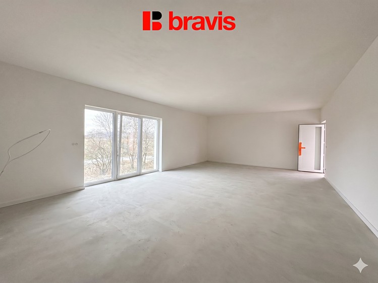 Prodej komerčního prostoru, 61 m² (1 z 7)