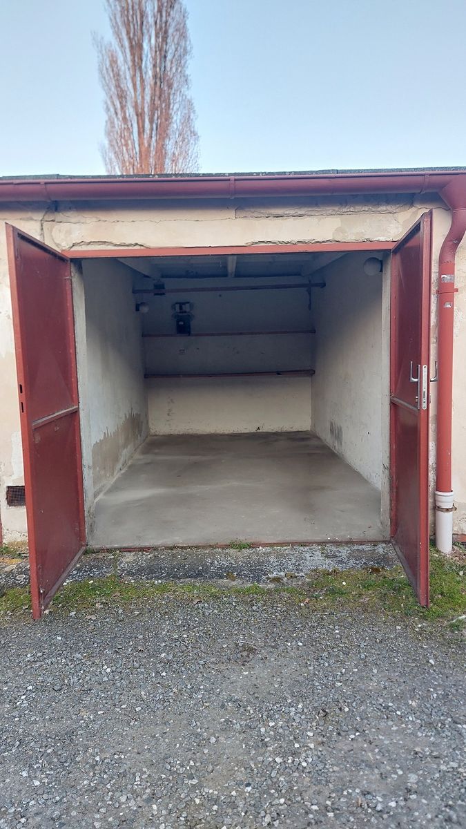 Prodej garáže 17 m², Poděbrady – fotka 1 z 3