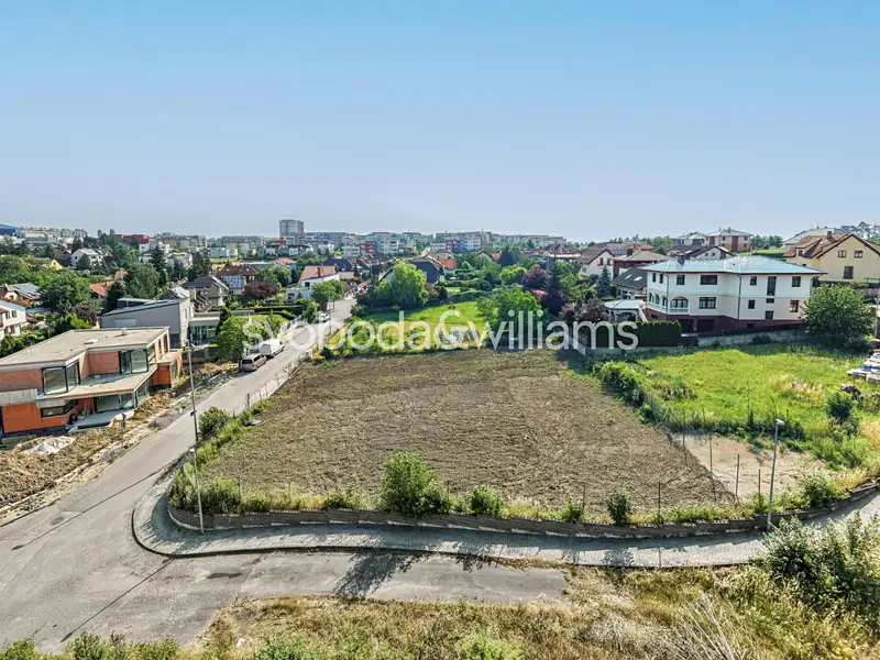 Prodej stavebního pozemku 1311 m², Praha – náhled fotky 2