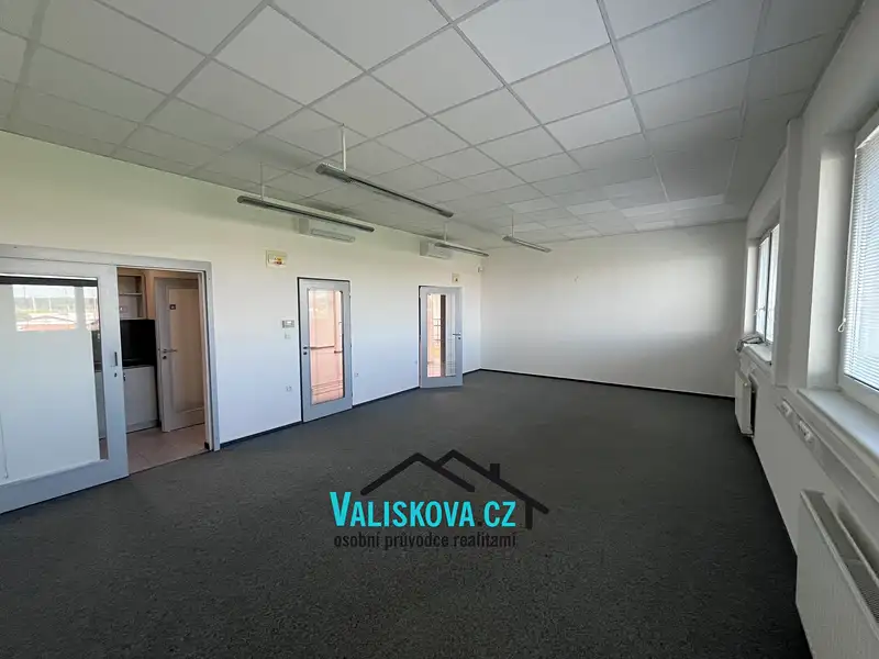 Pronájem kanceláře 150 m², Kroměříž – náhled fotky 3