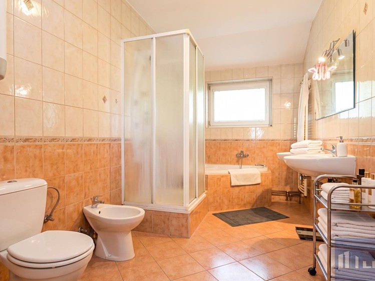 Будинок на продаж, 340 м² (17 з 19)
