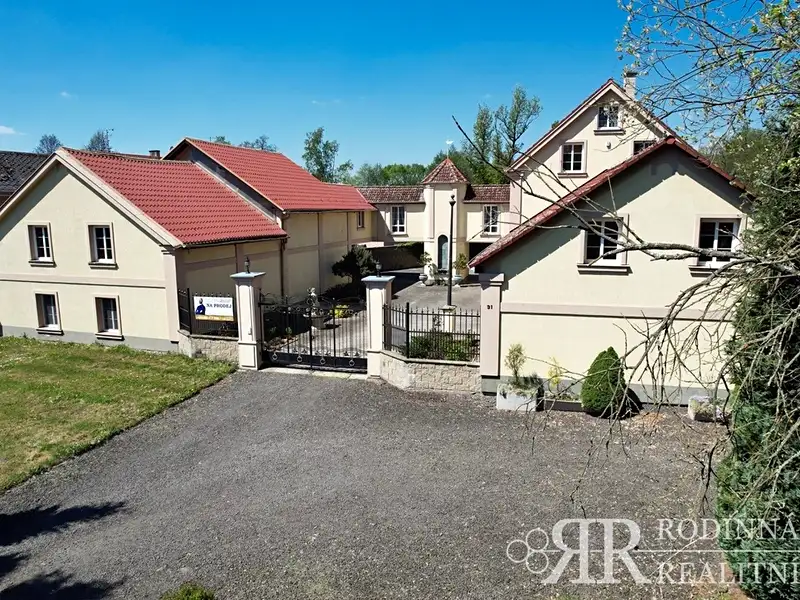 Prodej vícegeneračního domu 1000 m², pozemek 5534 m², Karlovy Vary – náhled fotky 2