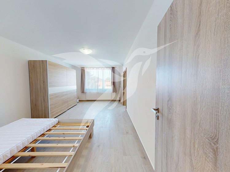 Pronájem bytu 3+kk, 44 m² (5 z 9)