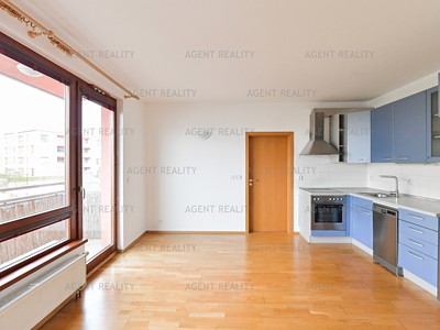Pronájem bytu 2+kk, 51 m² (2 z 26)