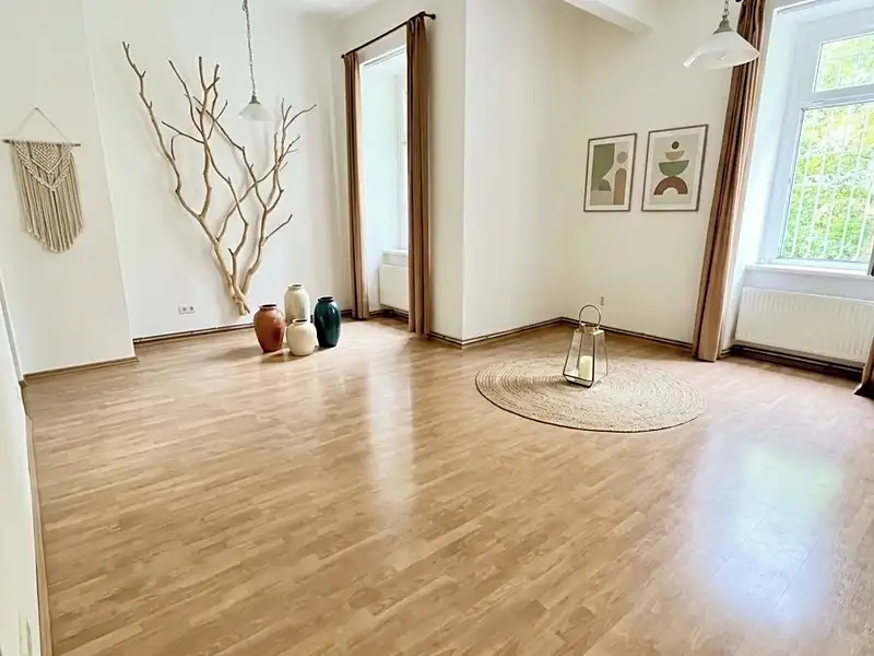 Pronájem bytu 1+kk 53 m², Praha – náhled fotky 1