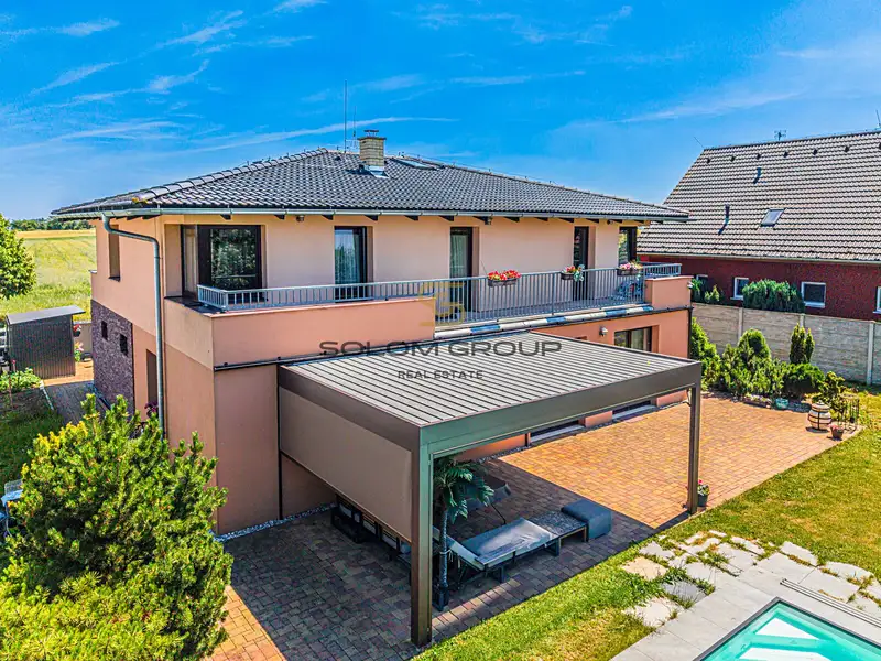 Prodej rodinného domu 212 m², pozemek 800 m², Zbuzany – náhled fotky 2