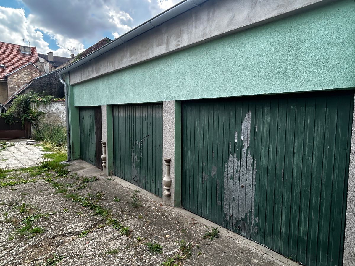 Pronájem garáže 65 m², Libochovice – fotka 1 z 3