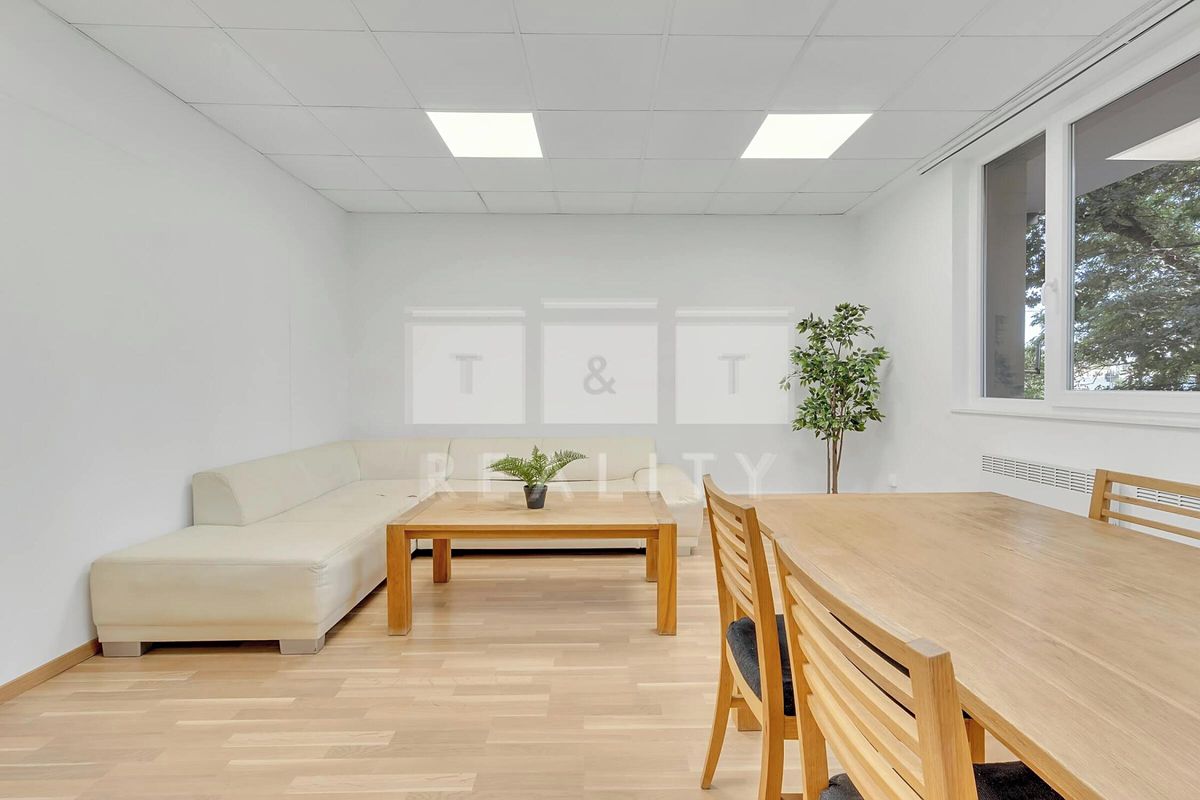 Pronájem bytu 2+1 57 m², Hradec Králové – fotka 1 z 3