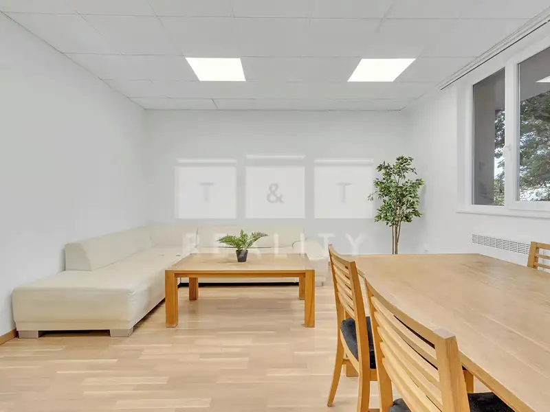 Pronájem bytu 2+1 57 m², Hradec Králové – náhled fotky 1