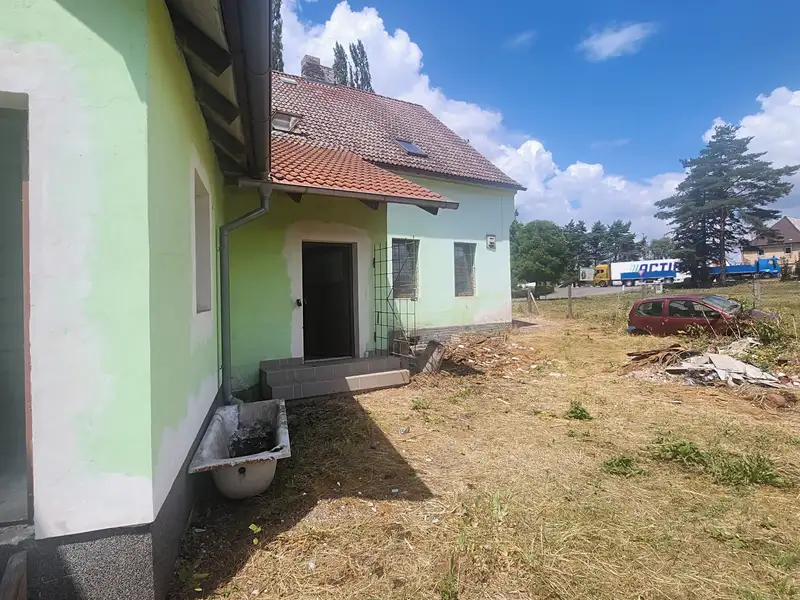 Dražba rodinného domu 483 m², pozemek 770 m², Hořesedly – náhled fotky 2