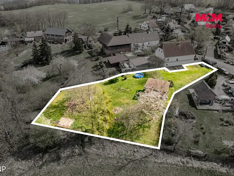 Prodej stavebního pozemku 1435 m², Chuderov – náhled fotky 3