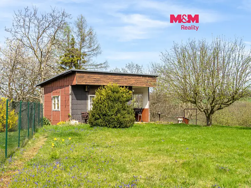 Prodej stavebního pozemku 1435 m², Chuderov – náhled fotky 1