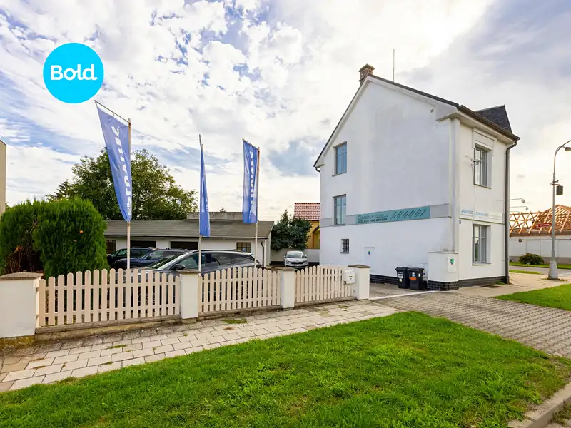 Prodej rodinného domu 293 m², pozemek 477 m², Hradec Králové – náhled fotky 3