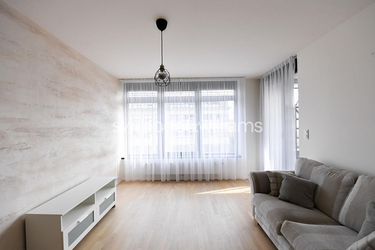 Pronájem bytu 2+kk 50 m², Praha – fotka 1 z 3