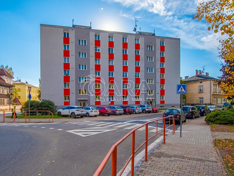 Pronájem bytu 2+1, 52 m² (1 z 11)