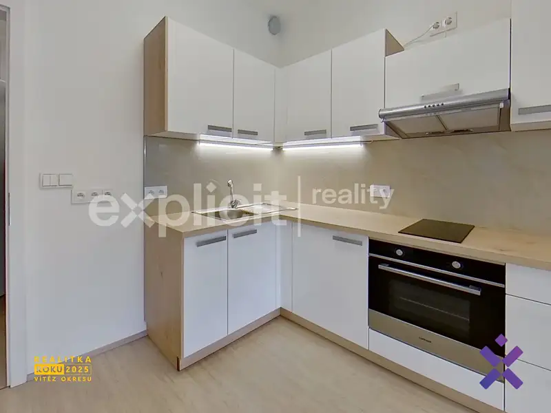 Pronájem bytu 1+kk 33 m², Zlín – náhled fotky 3