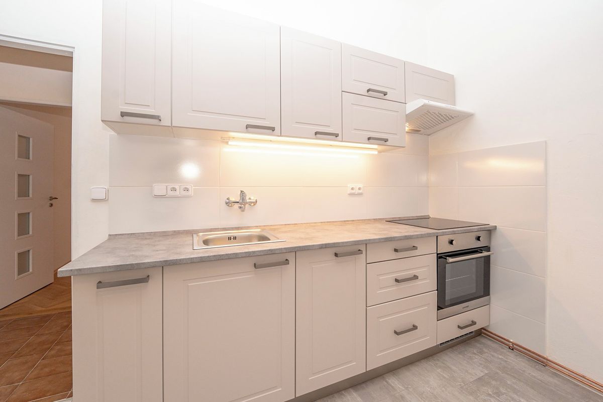 Pronájem bytu 2+1 75 m², Pardubice – fotka 1 z 3