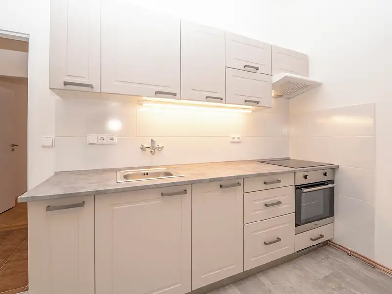 Pronájem bytu 2+1 75 m², U Husova sboru, Pardubice – Zelené Předměstí