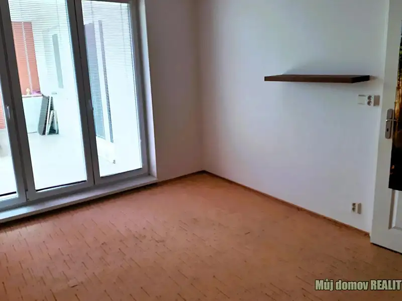 Pronájem bytu 2+kk 56 m², Praha – náhled fotky 3
