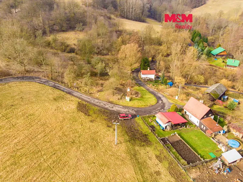 Prodej pozemku 1518 m², Povrly – náhled fotky 1