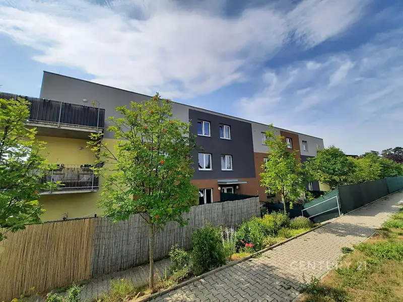 Pronájem bytu 3+kk 68 m², Černošice – náhled fotky 3