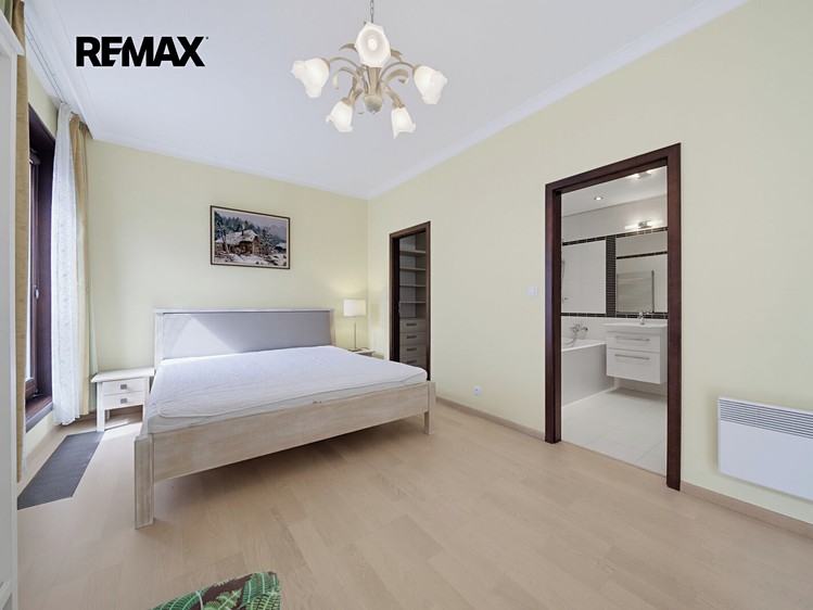 Prodej bytu 4+kk, 171 m² (30 z 45)