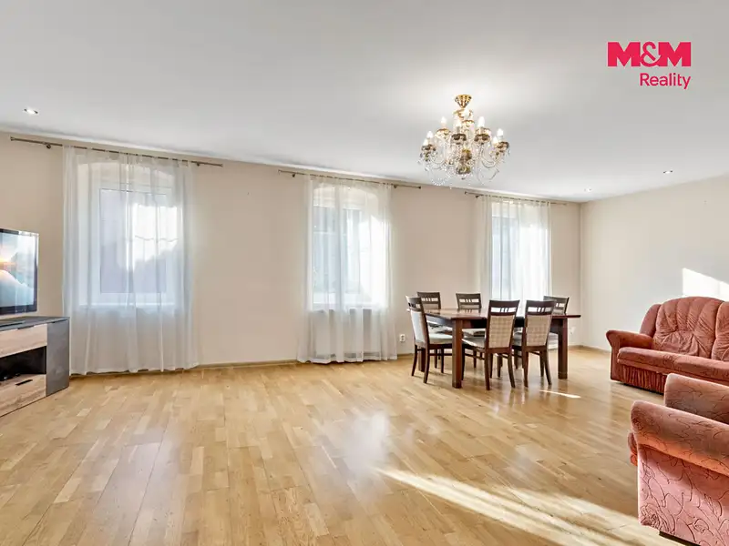 Prodej rodinného domu 450 m², pozemek 692 m², Frýdlant – náhled fotky 2