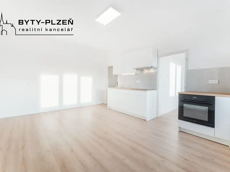 Pronájem bytu 2+1 50 m², Plzeň – náhled fotky 2