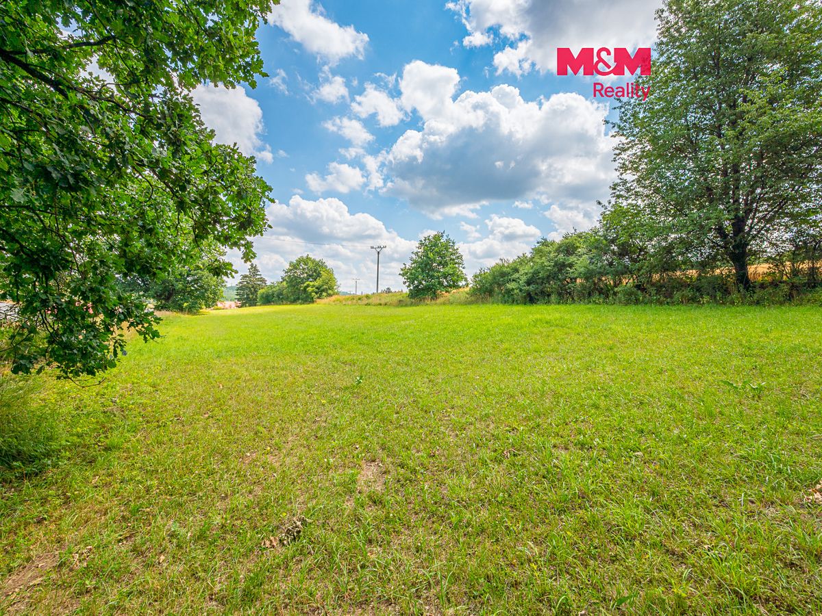 Prodej stavebního pozemku 6239 m², Libež – fotka 1 z 3