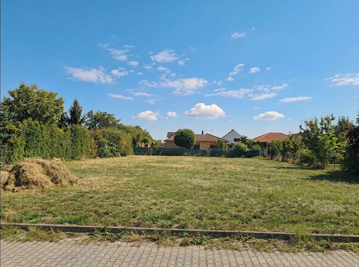 Pronájem zahrady 1013 m², Větrušice – fotka 1 z 3