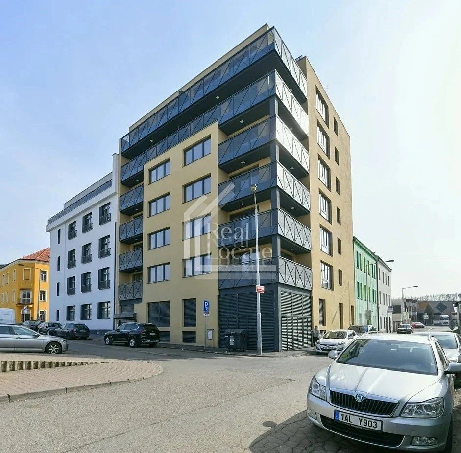 Prodej bytu 2+kk 57 m², Praha – fotka 1 z 3