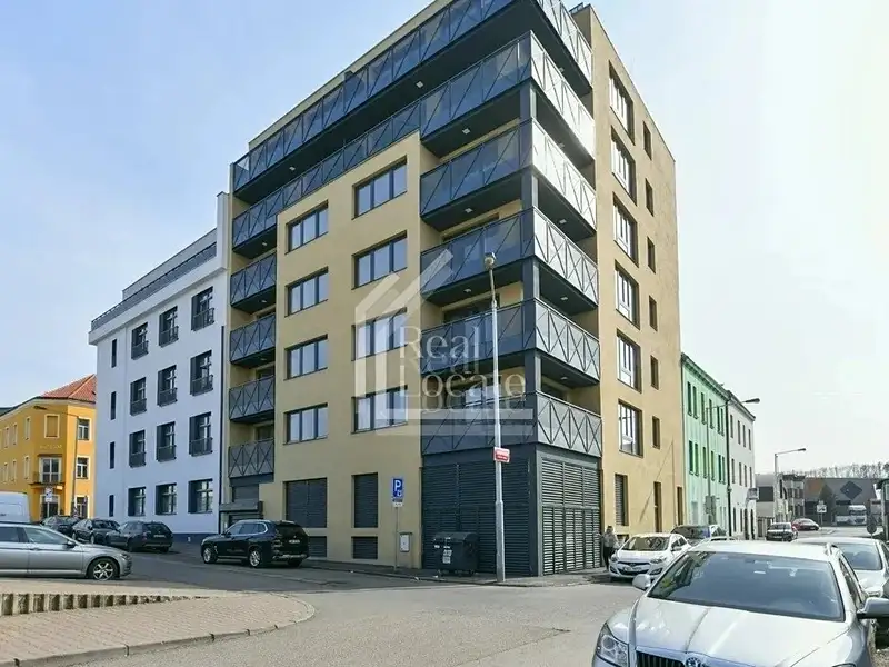Prodej bytu 2+kk 57 m², Praha – náhled fotky 1