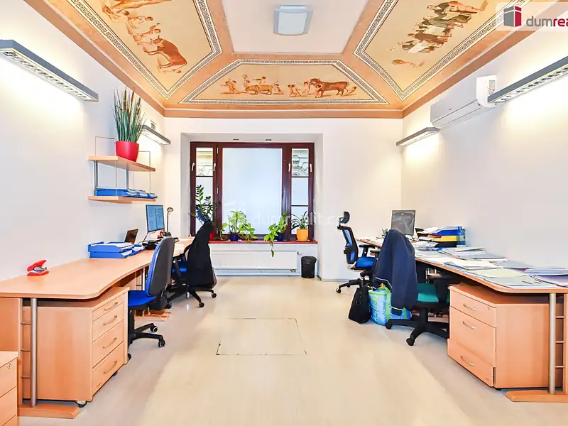 Pronájem kanceláře 284 m², Praha – náhled fotky 1