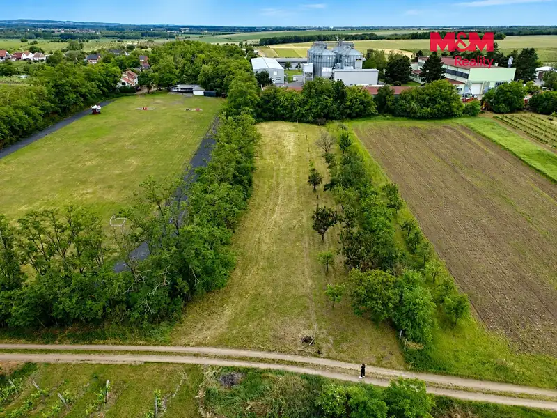Prodej zahrady 832 m², Drnholec – náhled fotky 2
