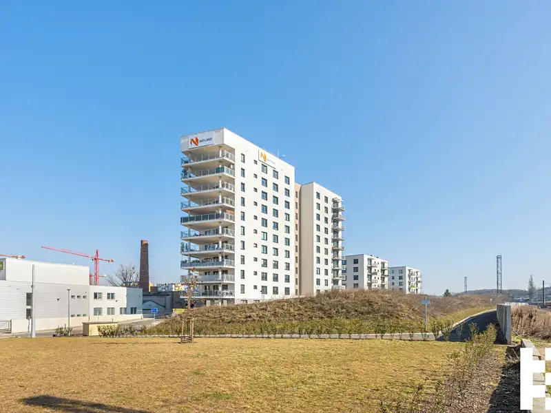 Pronájem garážového stání 15 m², Praha – náhled fotky 3