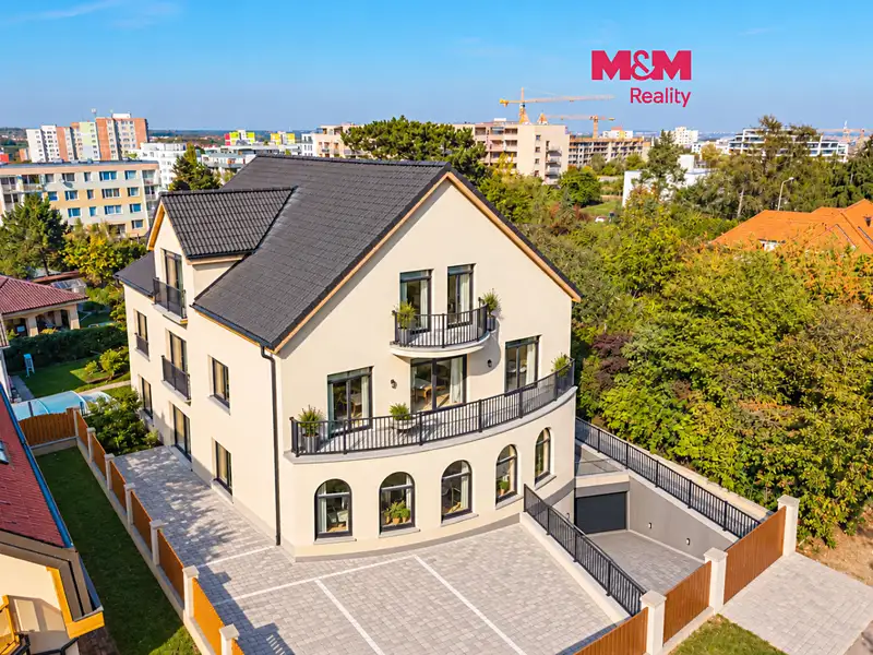 Prodej bytu 5+1 164 m², Praha – náhled fotky 1